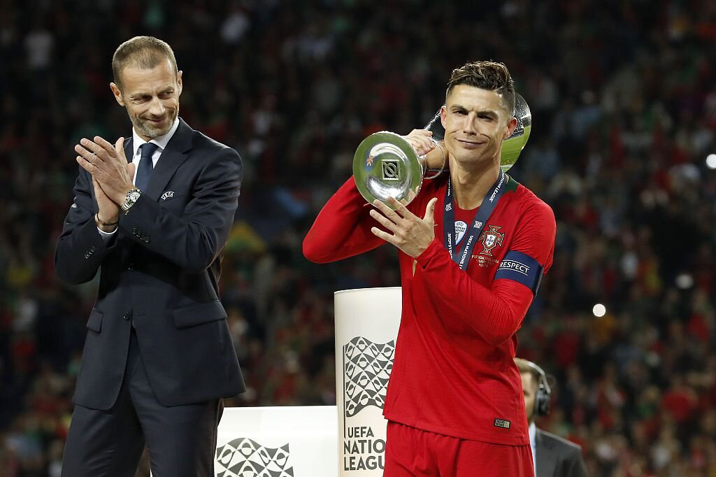 关于切尔西碾压莱比锡红牛,C罗统治全场的信息 关于切尔西碾压莱比锡红牛,C罗统治全场的信息