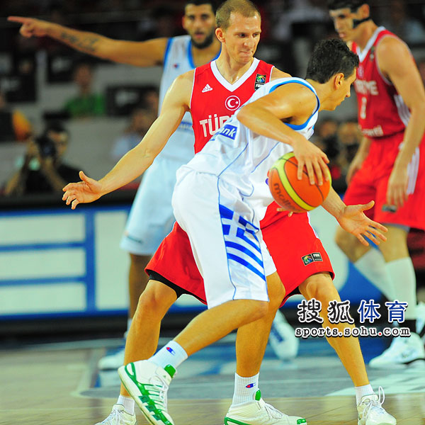 希腊险胜土耳其，福登惊艳四座