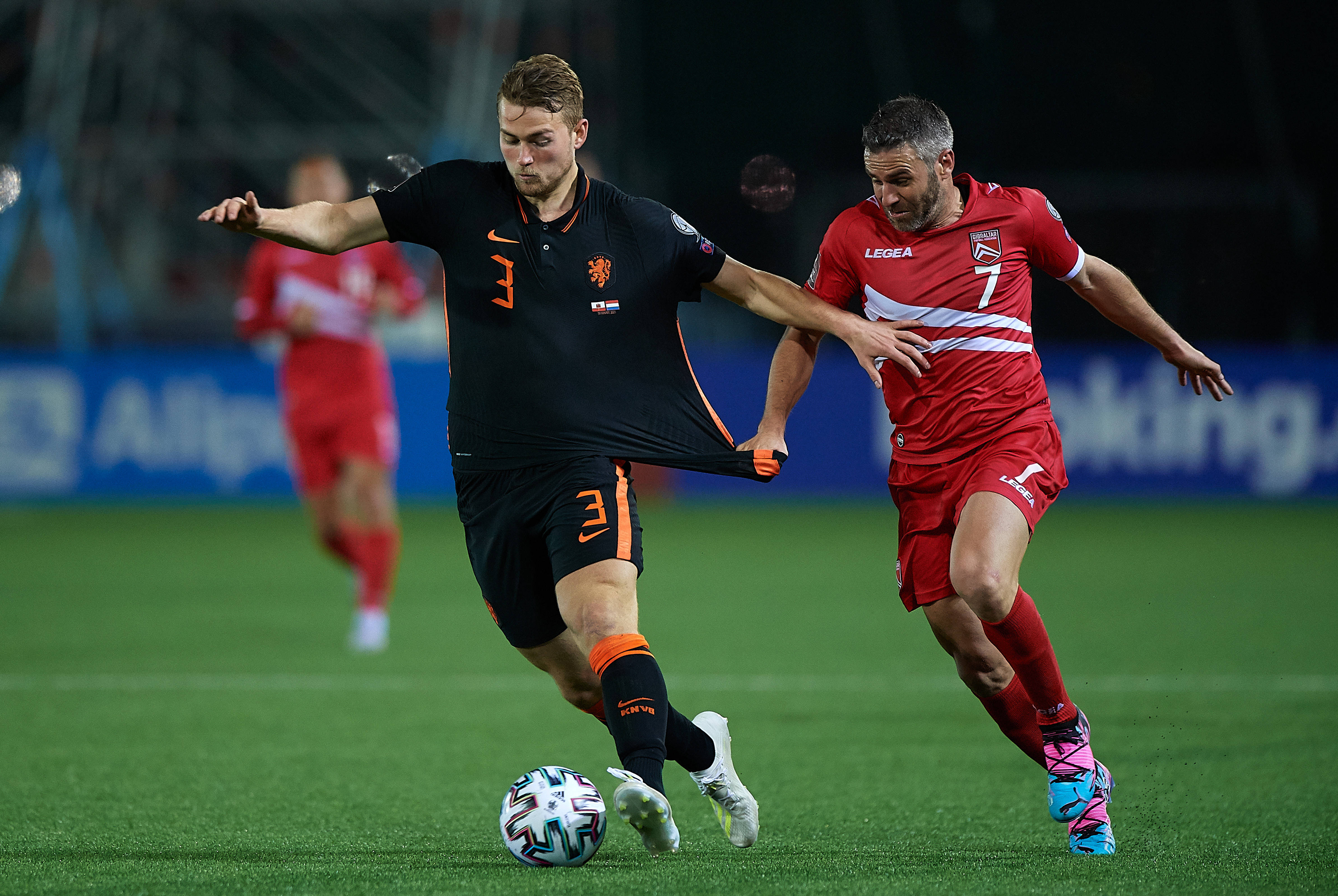 尤文鏖战乌拉圭，奥亚尔萨瓦尔关键制胜