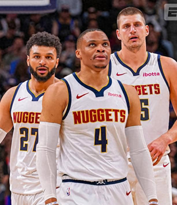 国王轻取76人，周琦扛起全队