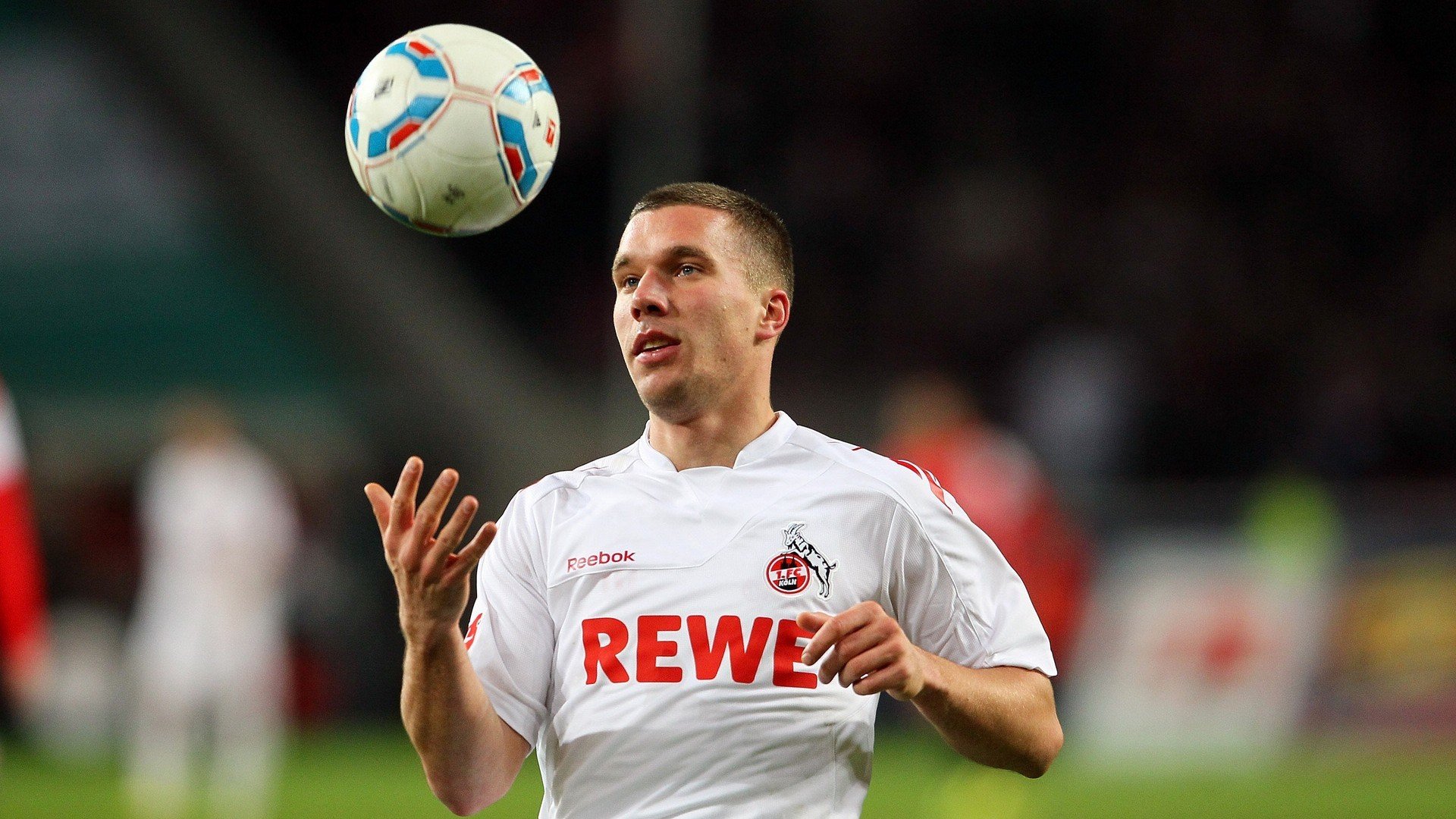 跨越爱琴海与富士山，当希腊铁骑在英超赛场踏平东瀛防线的夜晚