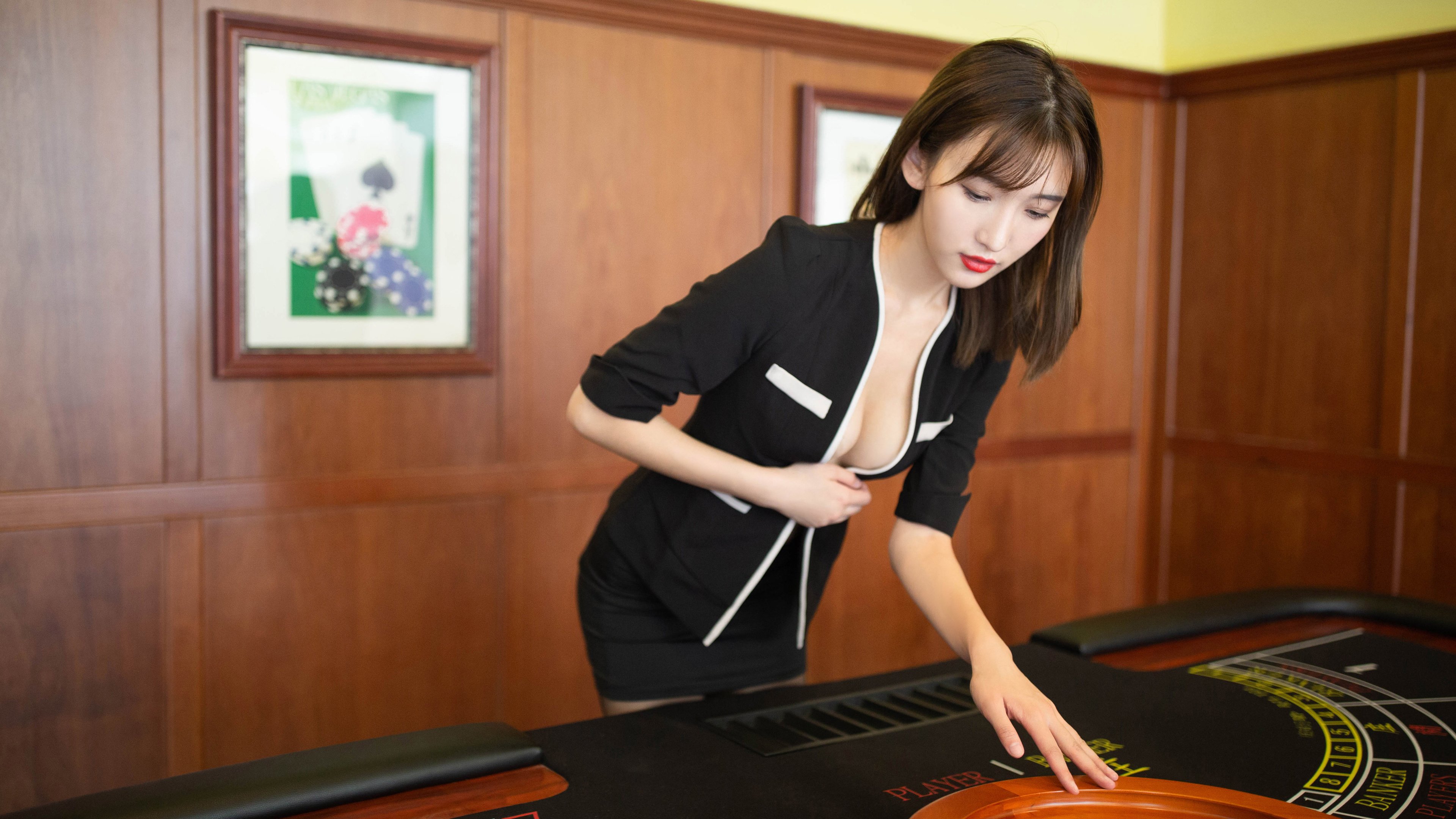 东决逆转,北京不眠,当老鹰在暂停时钟里悬停时