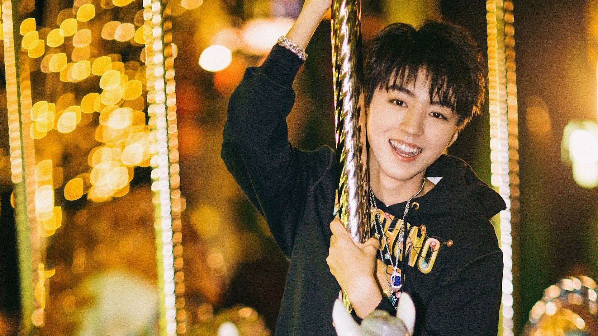 赛道与绿茵的共振,当F1街道赛的狂飙哲学撞上马赛的爆冷基因